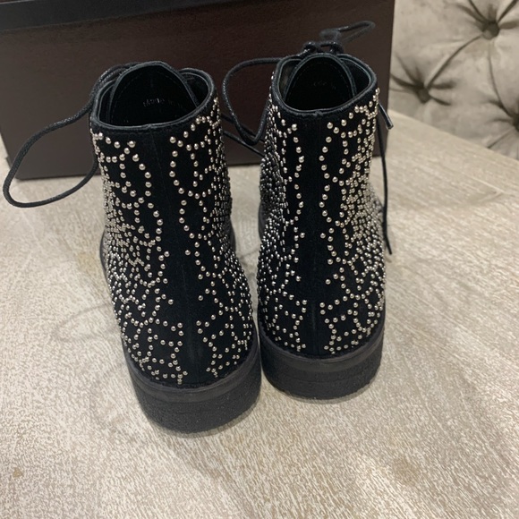 - Alaia studded laced up shoes - Picture 6 of 8
